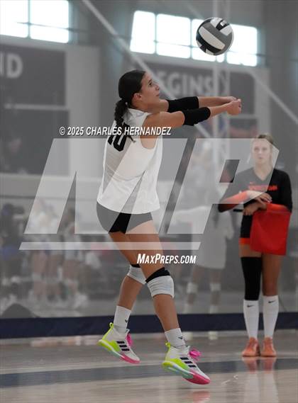 Thumbnail 2 in Klein Oak vs Shadow Creek (Legends Invitational) photogallery.