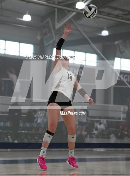 Thumbnail 2 in Klein Oak vs Shadow Creek (Legends Invitational) photogallery.
