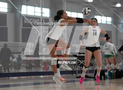 Thumbnail 2 in Klein Oak vs Shadow Creek (Legends Invitational) photogallery.