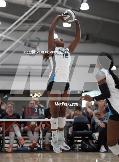 Thumbnail 2 in Klein Oak vs Shadow Creek (Legends Invitational) photogallery.