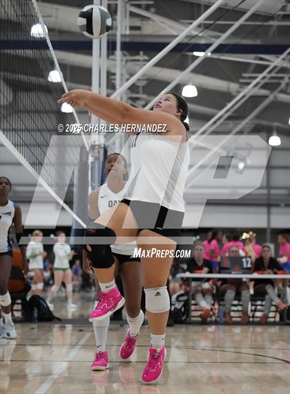 Thumbnail 1 in Klein Oak vs Shadow Creek (Legends Invitational) photogallery.