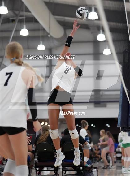 Thumbnail 2 in Klein Oak vs Shadow Creek (Legends Invitational) photogallery.