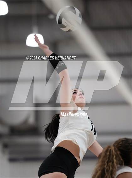 Thumbnail 3 in Klein Oak vs Shadow Creek (Legends Invitational) photogallery.