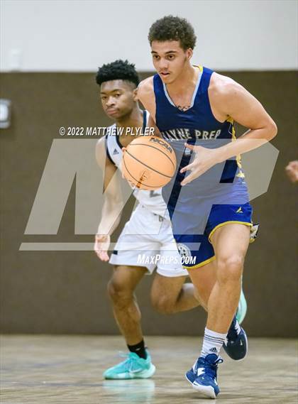 Thumbnail 2 in Henderson Collegiate vs. Wayne Preparatory Academy (Isaac Levy Veterans Day Tournament) photogallery.