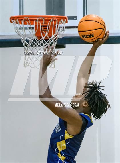 Thumbnail 2 in Henderson Collegiate vs. Wayne Preparatory Academy (Isaac Levy Veterans Day Tournament) photogallery.