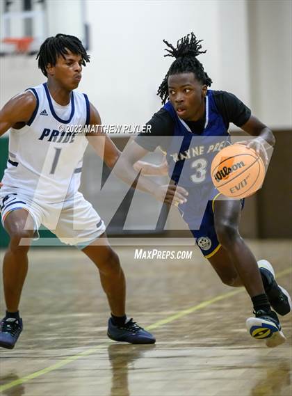 Thumbnail 1 in Henderson Collegiate vs. Wayne Preparatory Academy (Isaac Levy Veterans Day Tournament) photogallery.