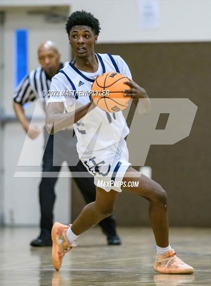 Thumbnail 1 in Henderson Collegiate vs. Wayne Preparatory Academy (Isaac Levy Veterans Day Tournament) photogallery.