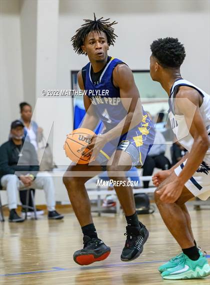 Thumbnail 1 in Henderson Collegiate vs. Wayne Preparatory Academy (Isaac Levy Veterans Day Tournament) photogallery.