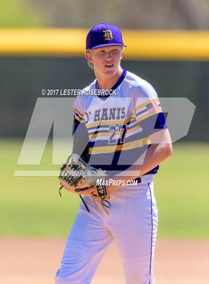 Thumbnail 2 in Bruni vs. D'Hanis (UIL 1A Regional Playoffs) photogallery.