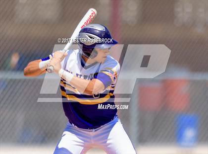 Thumbnail 1 in Bruni vs. D'Hanis (UIL 1A Regional Playoffs) photogallery.