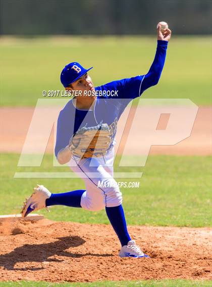Thumbnail 1 in Bruni vs. D'Hanis (UIL 1A Regional Playoffs) photogallery.