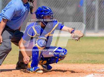 Thumbnail 3 in Bruni vs. D'Hanis (UIL 1A Regional Playoffs) photogallery.