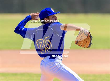 Thumbnail 2 in Bruni vs. D'Hanis (UIL 1A Regional Playoffs) photogallery.