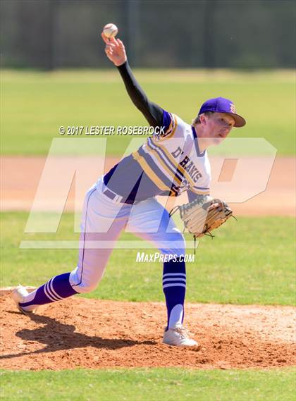 Thumbnail 2 in Bruni vs. D'Hanis (UIL 1A Regional Playoffs) photogallery.