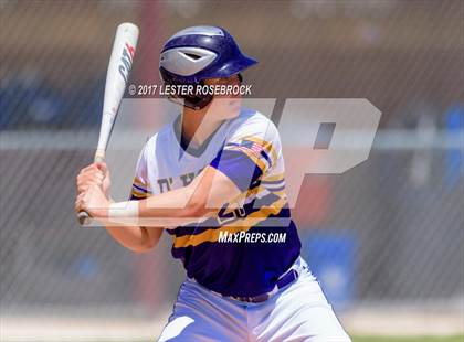 Thumbnail 3 in Bruni vs. D'Hanis (UIL 1A Regional Playoffs) photogallery.