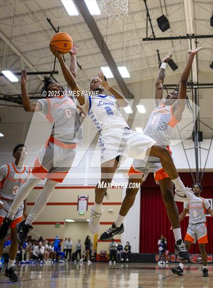 Thumbnail 3 in Red Bank vs. East Ridge (TSSAA 3A District 6 Final) photogallery.