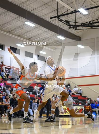 Thumbnail 3 in Red Bank vs. East Ridge (TSSAA 3A District 6 Final) photogallery.