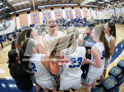 Thumbnail 1 in Utica Eisenhower vs. Rochester (MHSAA District Final) photogallery.