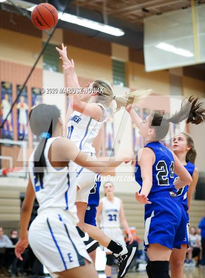 Thumbnail 1 in Utica Eisenhower vs. Rochester (MHSAA District Final) photogallery.