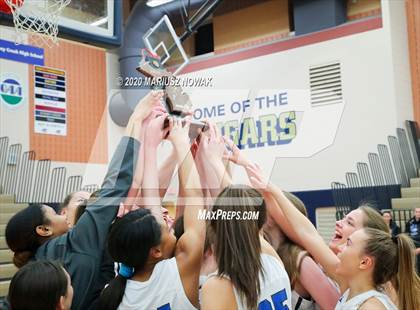Thumbnail 1 in Utica Eisenhower vs. Rochester (MHSAA District Final) photogallery.