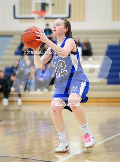 Thumbnail 2 in Utica Eisenhower vs. Rochester (MHSAA District Final) photogallery.