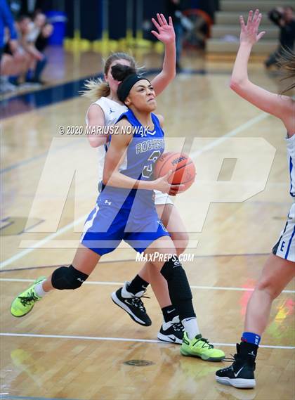 Thumbnail 1 in Utica Eisenhower vs. Rochester (MHSAA District Final) photogallery.