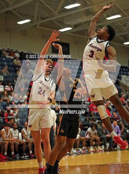Thumbnail 3 in Life Waxahachie vs Benbrook (Bi District) photogallery.