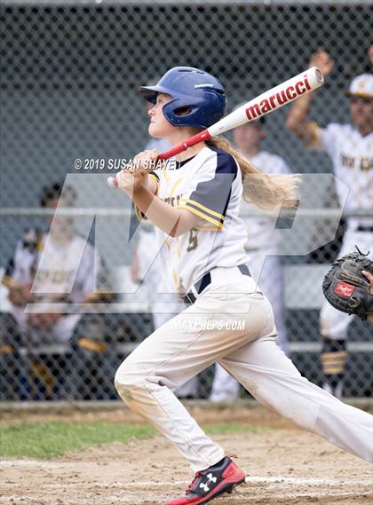 Thumbnail 2 in Tahanto Regional vs. Hopkins Academy (MIAA Division 4 Semifinal) photogallery.