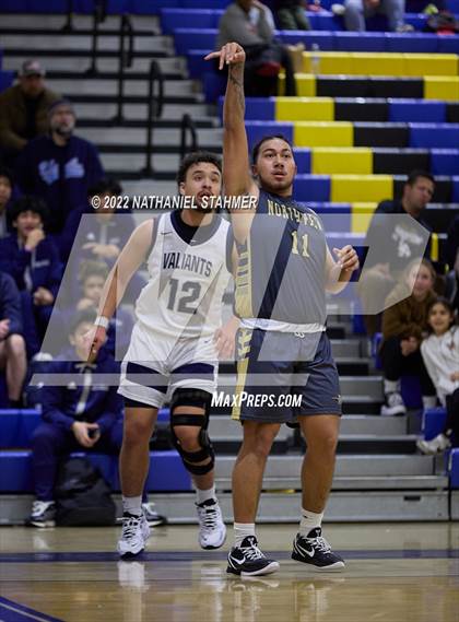 Thumbnail 2 in St. Genevieve vs. Northview (The Classic @ Damien) photogallery.