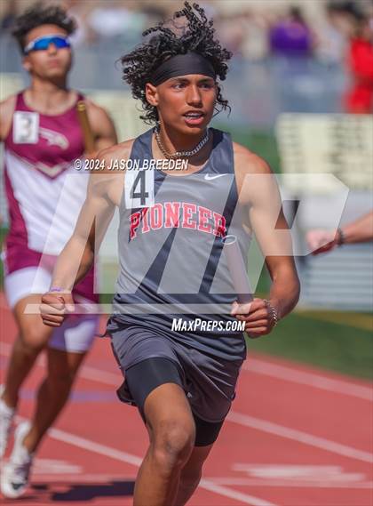 Thumbnail 2 in Winter Relays photogallery.