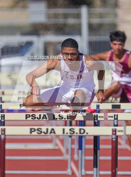 Thumbnail 2 in Winter Relays photogallery.