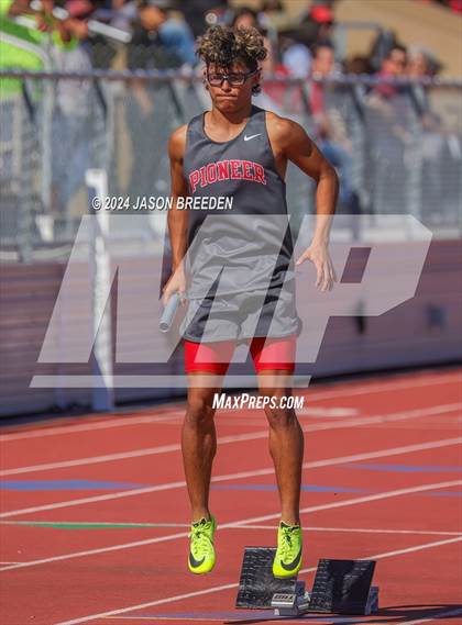 Thumbnail 2 in Winter Relays photogallery.