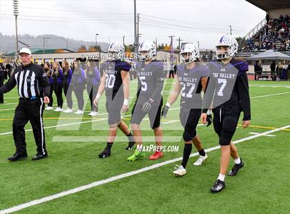 Thumbnail 2 in Richland vs Sumner (WIAA 4A First Round) photogallery.