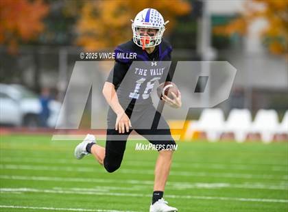 Thumbnail 3 in Richland vs Sumner (WIAA 4A First Round) photogallery.