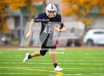 Thumbnail 1 in Richland vs Sumner (WIAA 4A First Round) photogallery.