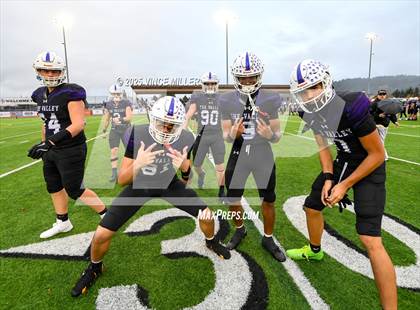 Thumbnail 1 in Richland vs Sumner (WIAA 4A First Round) photogallery.