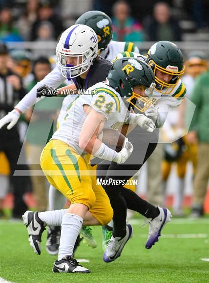 Thumbnail 3 in Richland vs Sumner (WIAA 4A First Round) photogallery.
