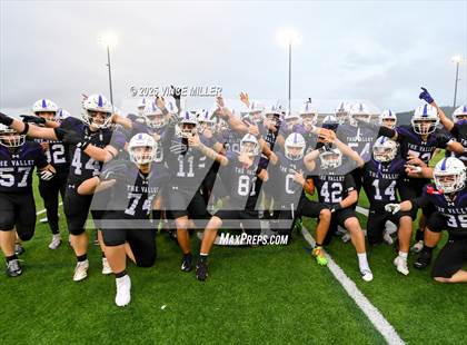 Thumbnail 1 in Richland vs Sumner (WIAA 4A First Round) photogallery.