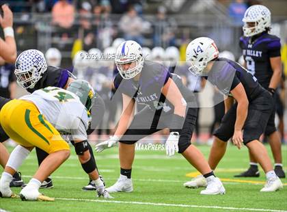 Thumbnail 2 in Richland vs Sumner (WIAA 4A First Round) photogallery.