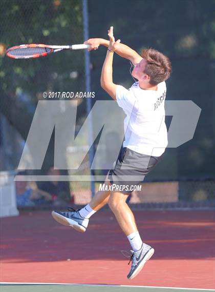 Thumbnail 3 in Lincoln Southeast vs Lincoln Northeast photogallery.