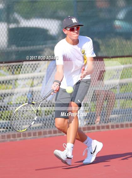 Thumbnail 2 in Lincoln Southeast vs Lincoln Northeast photogallery.