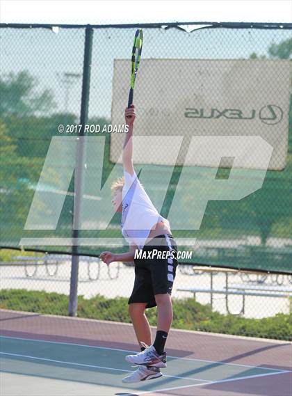 Thumbnail 3 in Lincoln Southeast vs Lincoln Northeast photogallery.