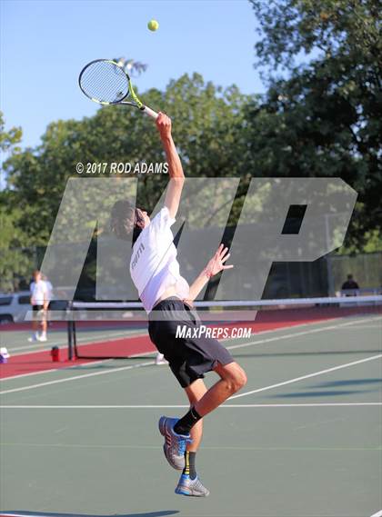 Thumbnail 2 in Lincoln Southeast vs Lincoln Northeast photogallery.