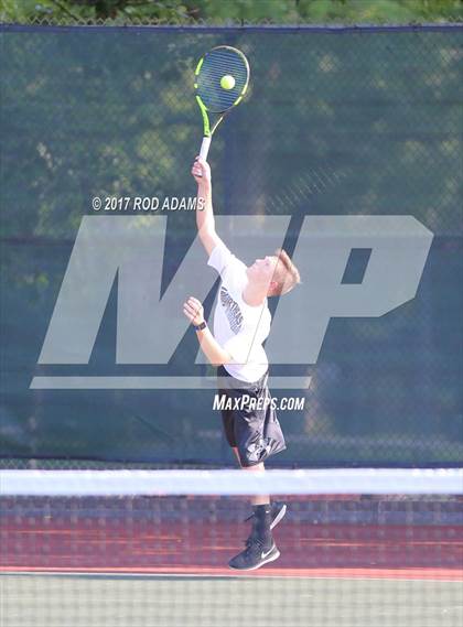 Thumbnail 3 in Lincoln Southeast vs Lincoln Northeast photogallery.