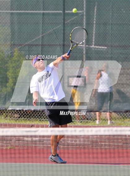 Thumbnail 3 in Lincoln Southeast vs Lincoln Northeast photogallery.