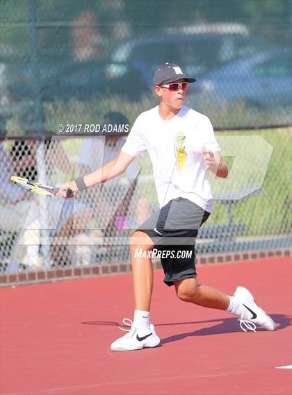 Thumbnail 1 in Lincoln Southeast vs Lincoln Northeast photogallery.