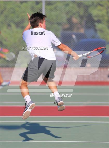 Thumbnail 2 in Lincoln Southeast vs Lincoln Northeast photogallery.