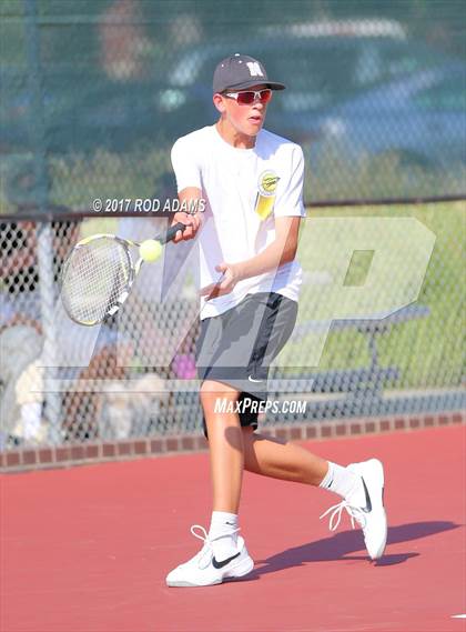 Thumbnail 3 in Lincoln Southeast vs Lincoln Northeast photogallery.