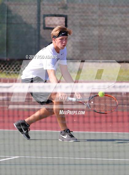 Thumbnail 2 in Lincoln Southeast vs Lincoln Northeast photogallery.