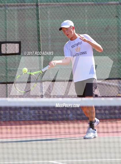 Thumbnail 3 in Lincoln Southeast vs Lincoln Northeast photogallery.